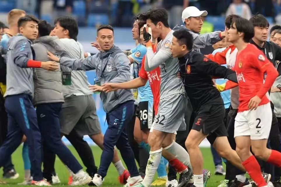 爱游戏官网-中超赛程吃紧，北京首钢今夜强势反弹，赛场秩序良好，纪律约束更严格的简单介绍